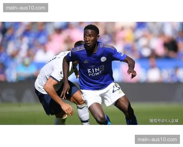 荷兰边翼卫战术多样性 邓弗里斯冲击力对决弗林蓬技术